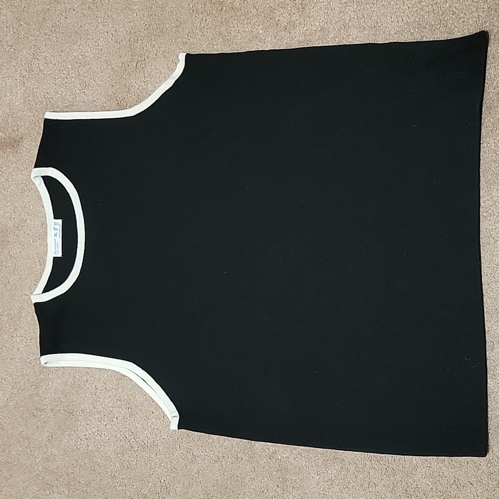 SLEEVELESS SWEATER TANK